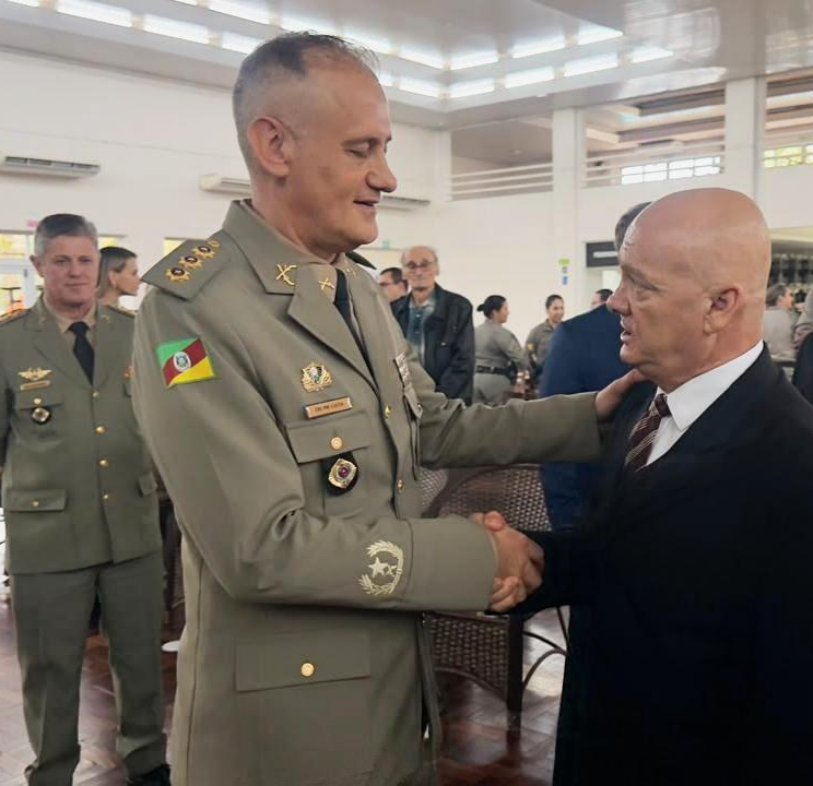 PresidentedaAMAJAprefeitoGilmarLaurindoBelliniecoronelHumbertoAndrRodriguesLucca.png